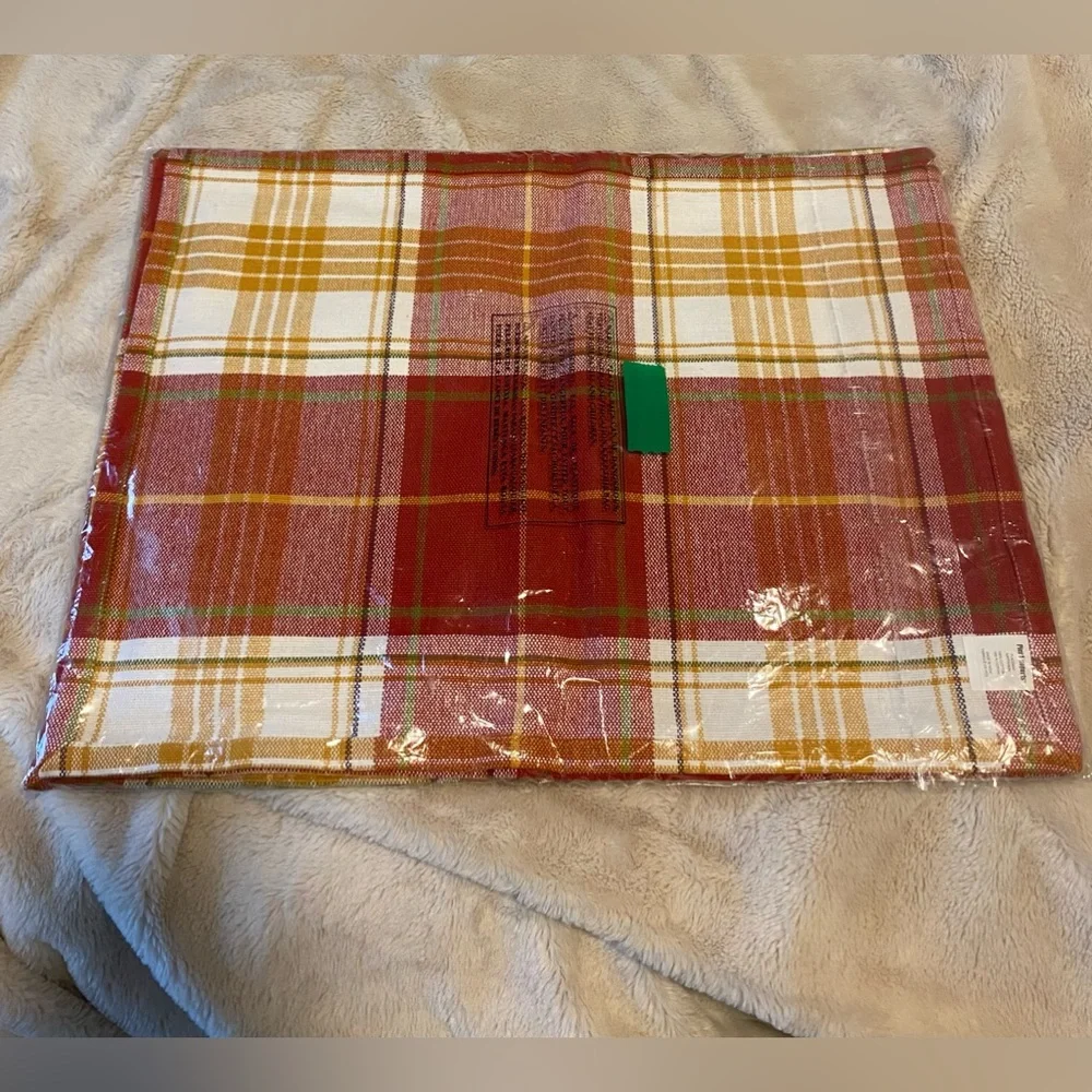 Pier 1 imports, NWT placemats, plaid fall colors, 100% cotton